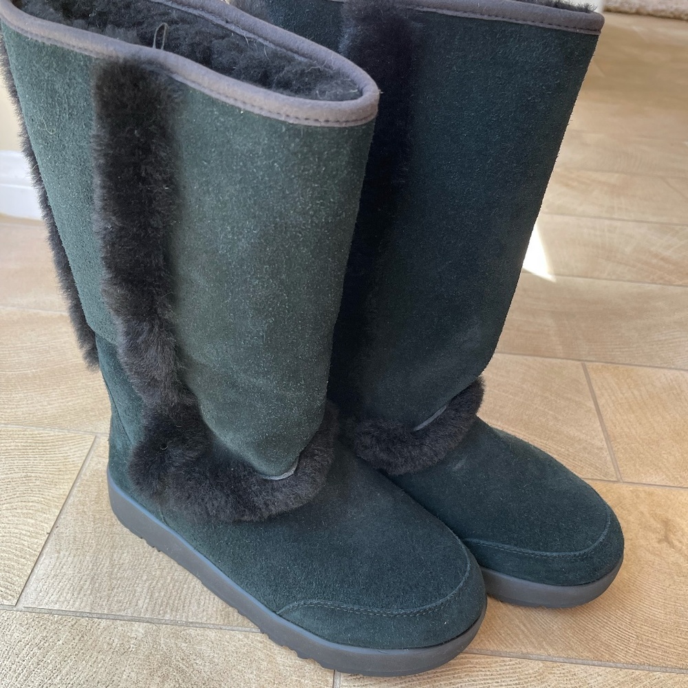 UGG TALL SUNDANCE BLACK SUEDE WATERPROOF BOOTS SIZE 8